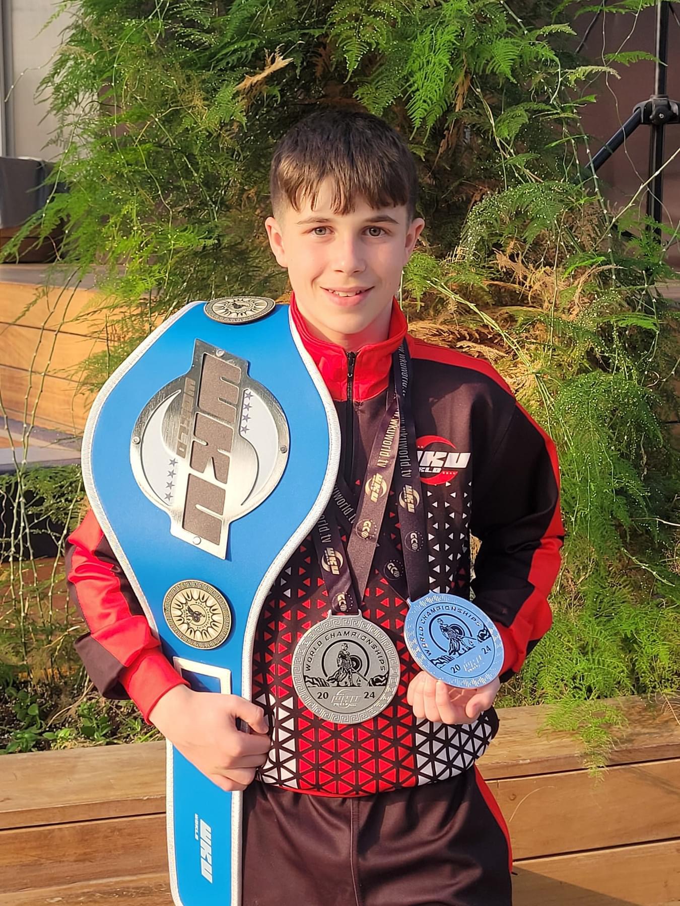 Ethan Warewnycia, Team Falcons athlete